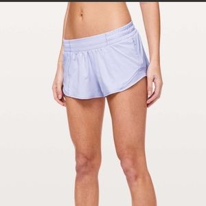Lululemon Hotty Hot LR 2.5” lined short